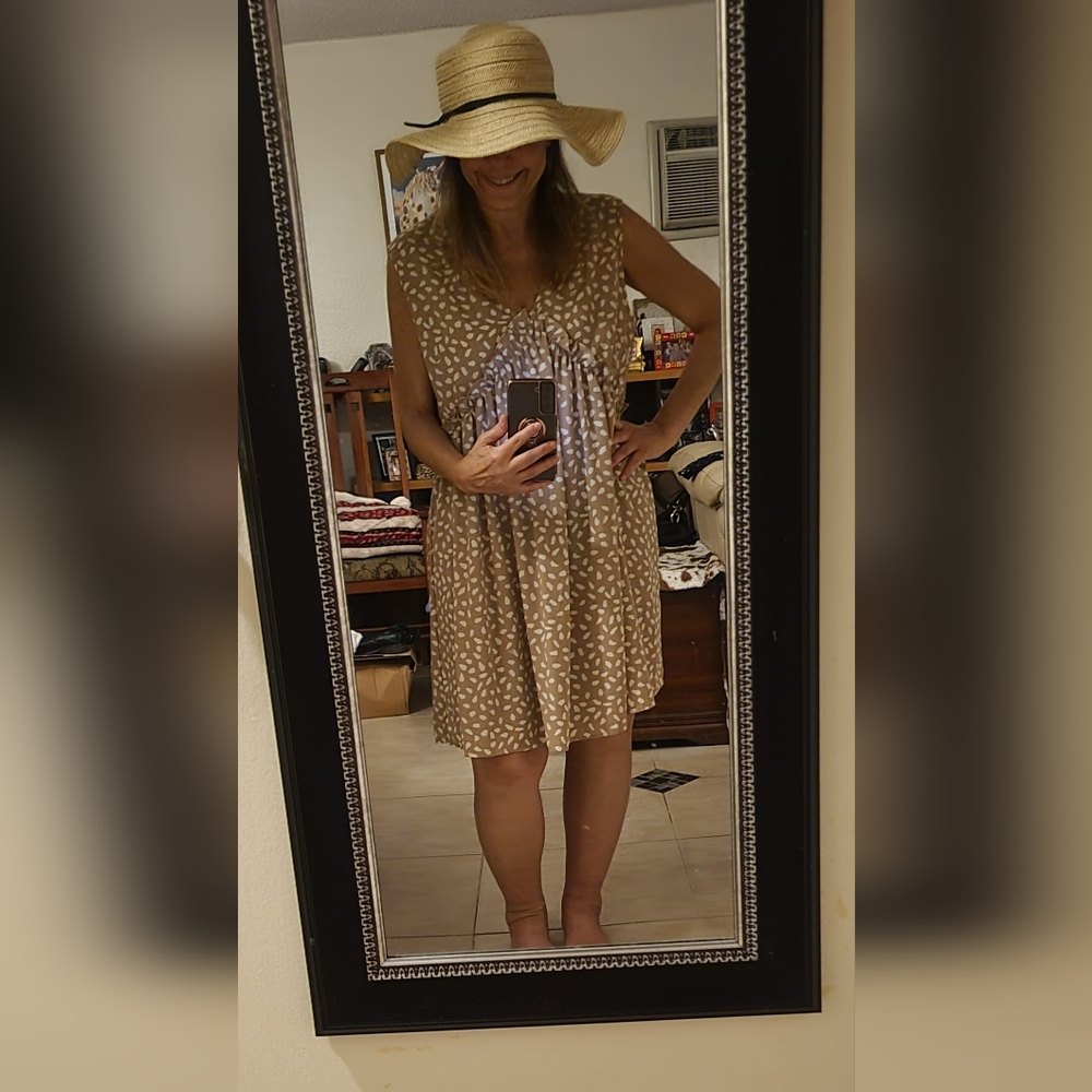 Lightweight, unlined, Tan & White, Woman's Summer Dress - Size L - NWOT